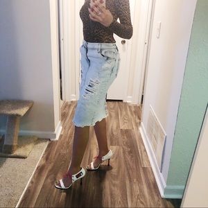 NWOT New York & Co ripped denim skirt